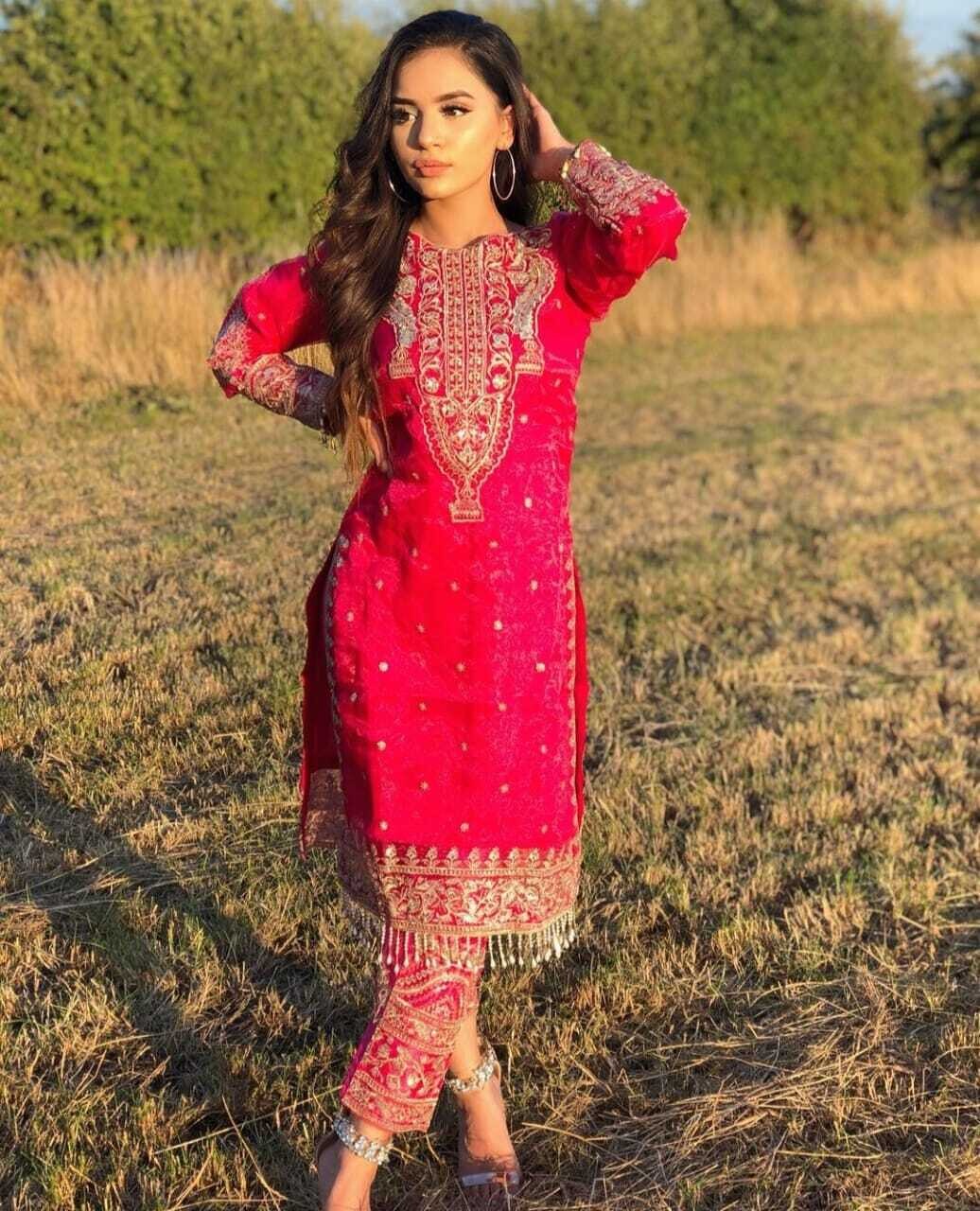 Meera - Female Escort